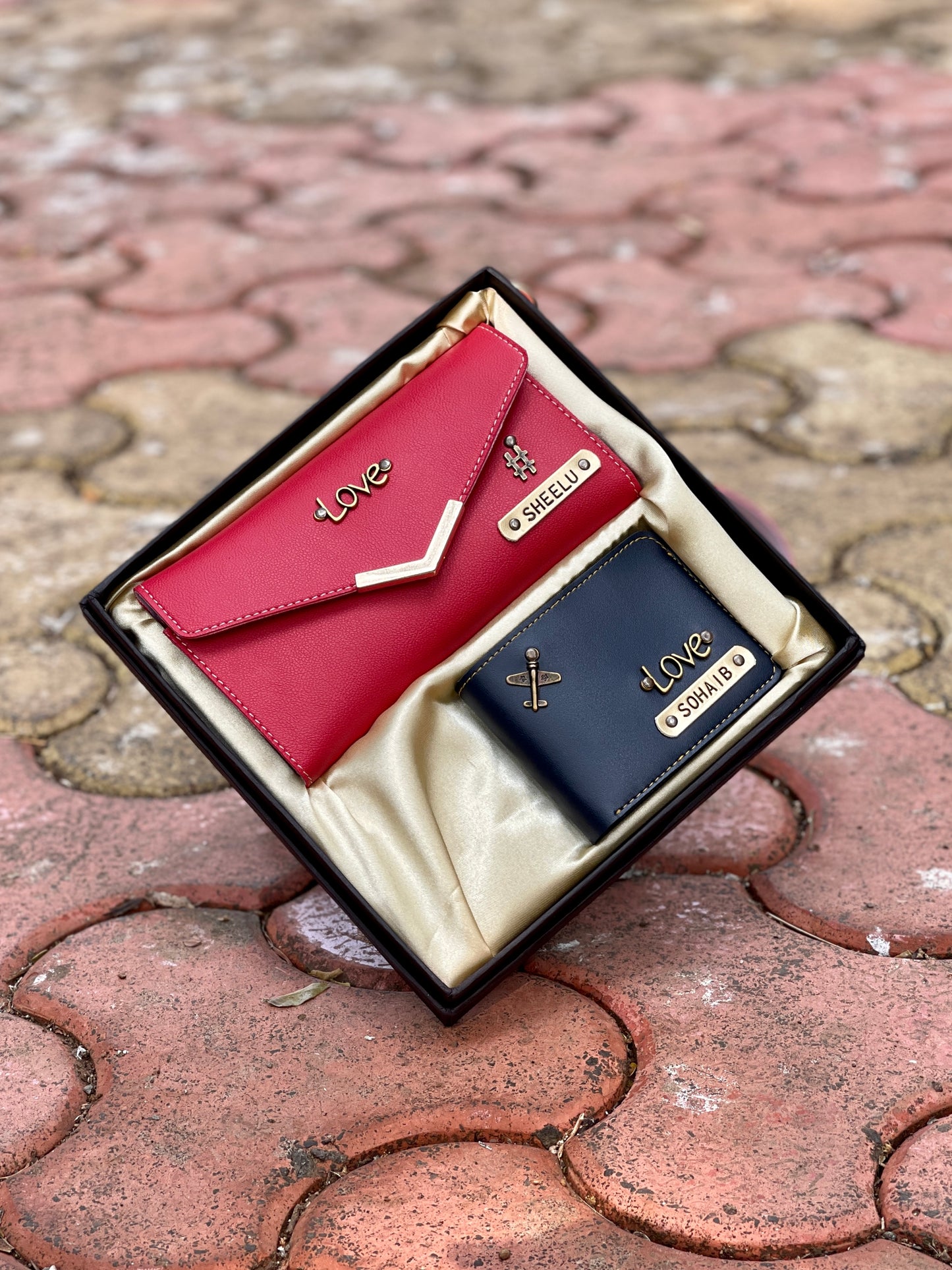 Personalized Men's Wallet And Women's Purse Couple Combo Gift